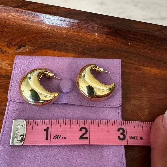 Melinda Maria Gold Teardrop Earrings New with Tags - Picture 3 of 3